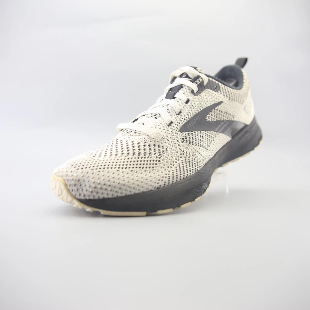 BROOKS REVEL 5 athletic Brooks shoe snapshots