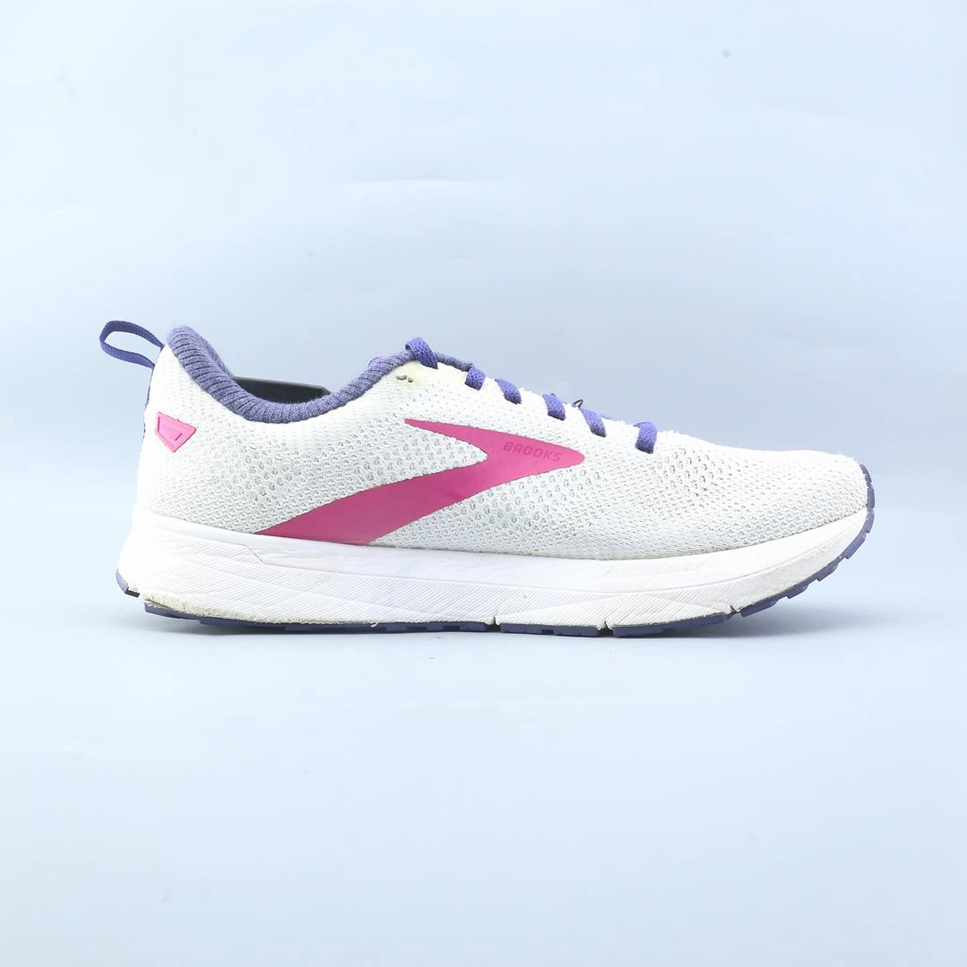 BROOKS REVEL 5 Brooks trainer design images