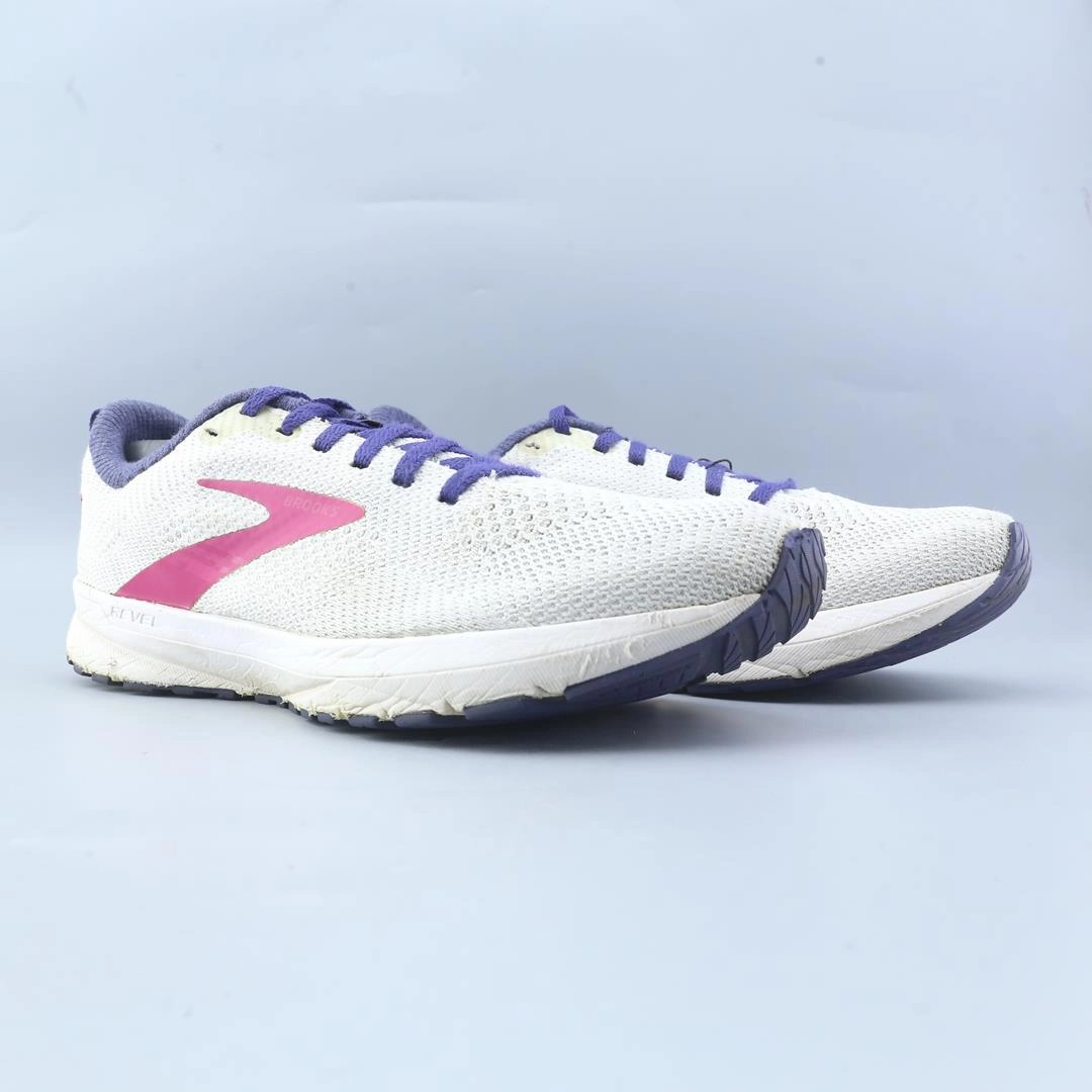 BROOKS REVEL 5 Brooks trainer design images
