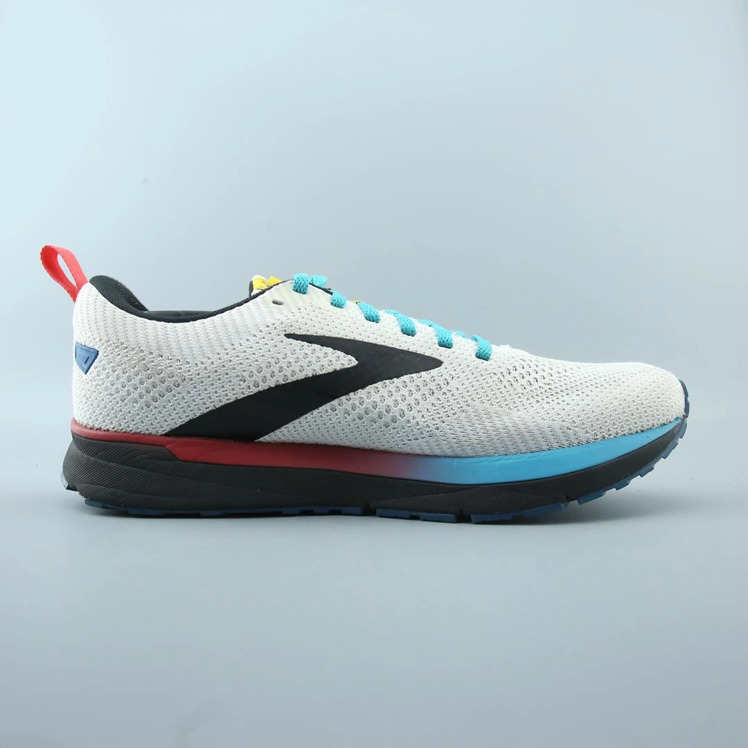 BROOKS REVEL 5 performance running shoe visuals
