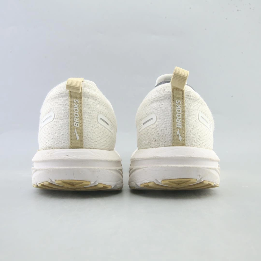 BROOKS REVEL 6 athletic Brooks shoe snapshots