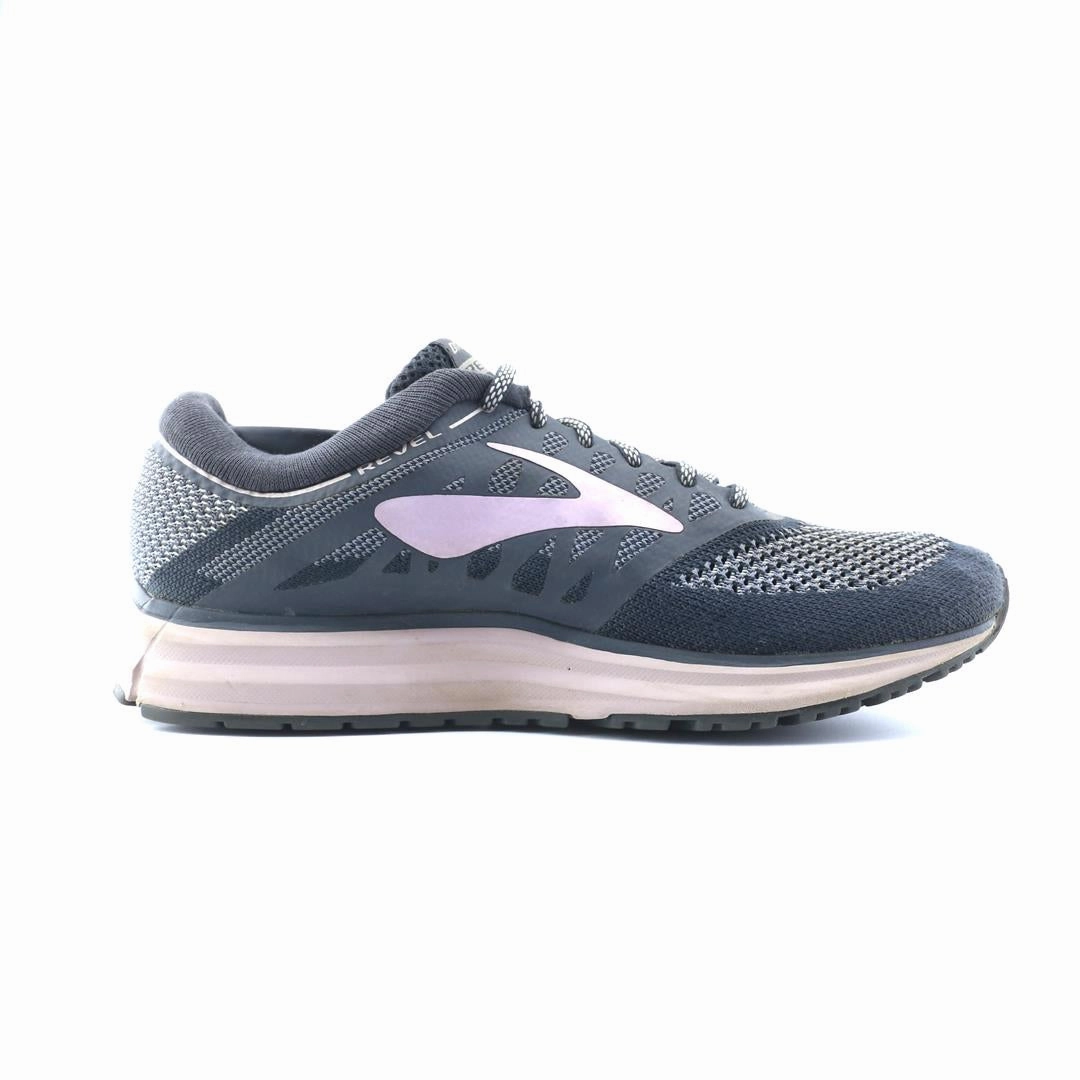 BROOKS REVEL performance running shoe visuals