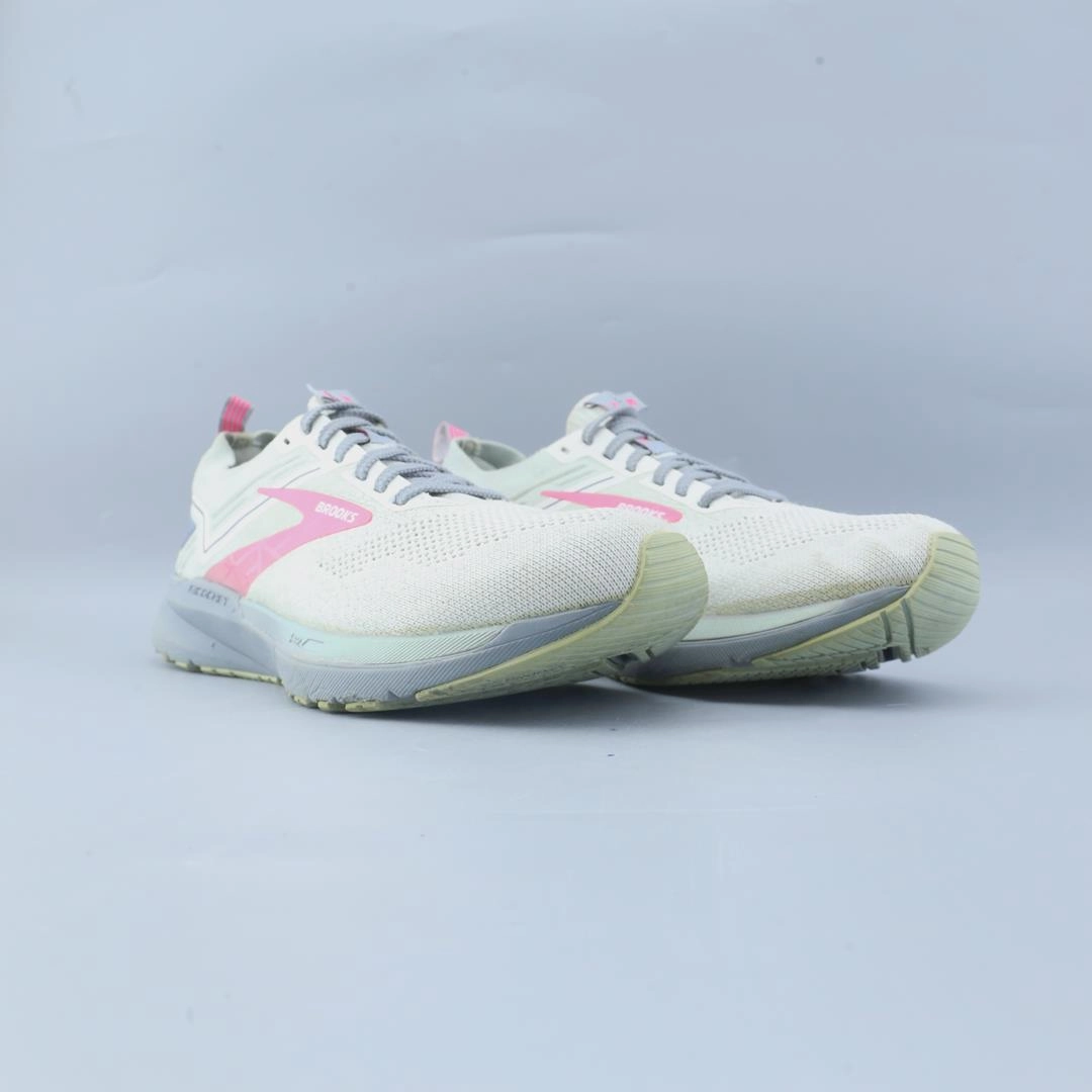 BROOKS RICOCHET 3G Brooks trainer design images