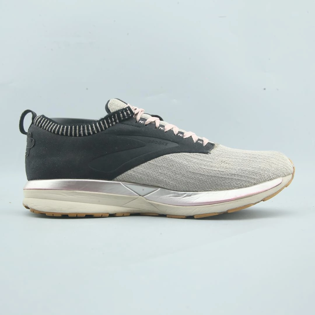 BROOKS RICOCHET lightweight running shoe photos