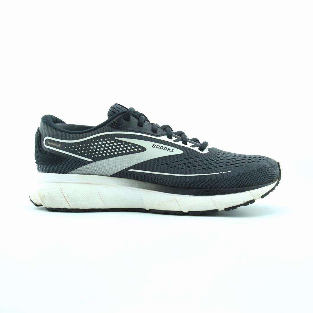BROOKS TRACE 2 Brooks trainer design images