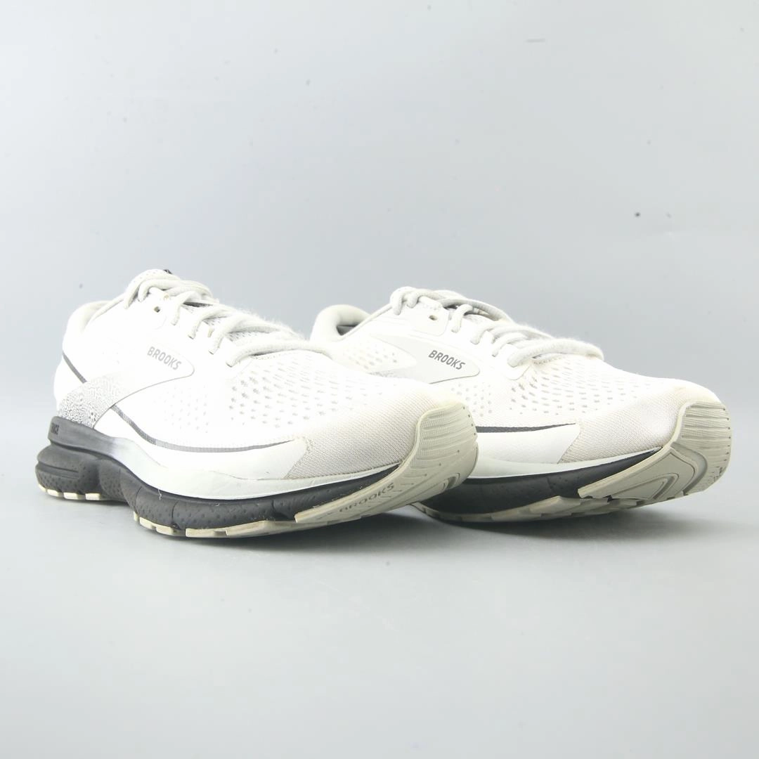 BROOKS TRACE 3 Brooks trainer design images