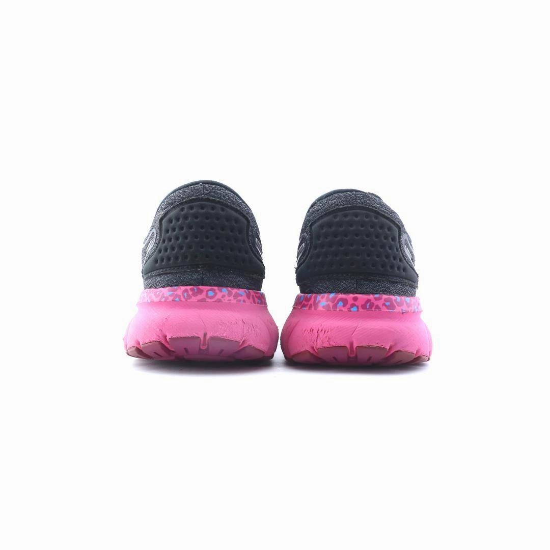 BROOKS TRACE Brooks trainer design images