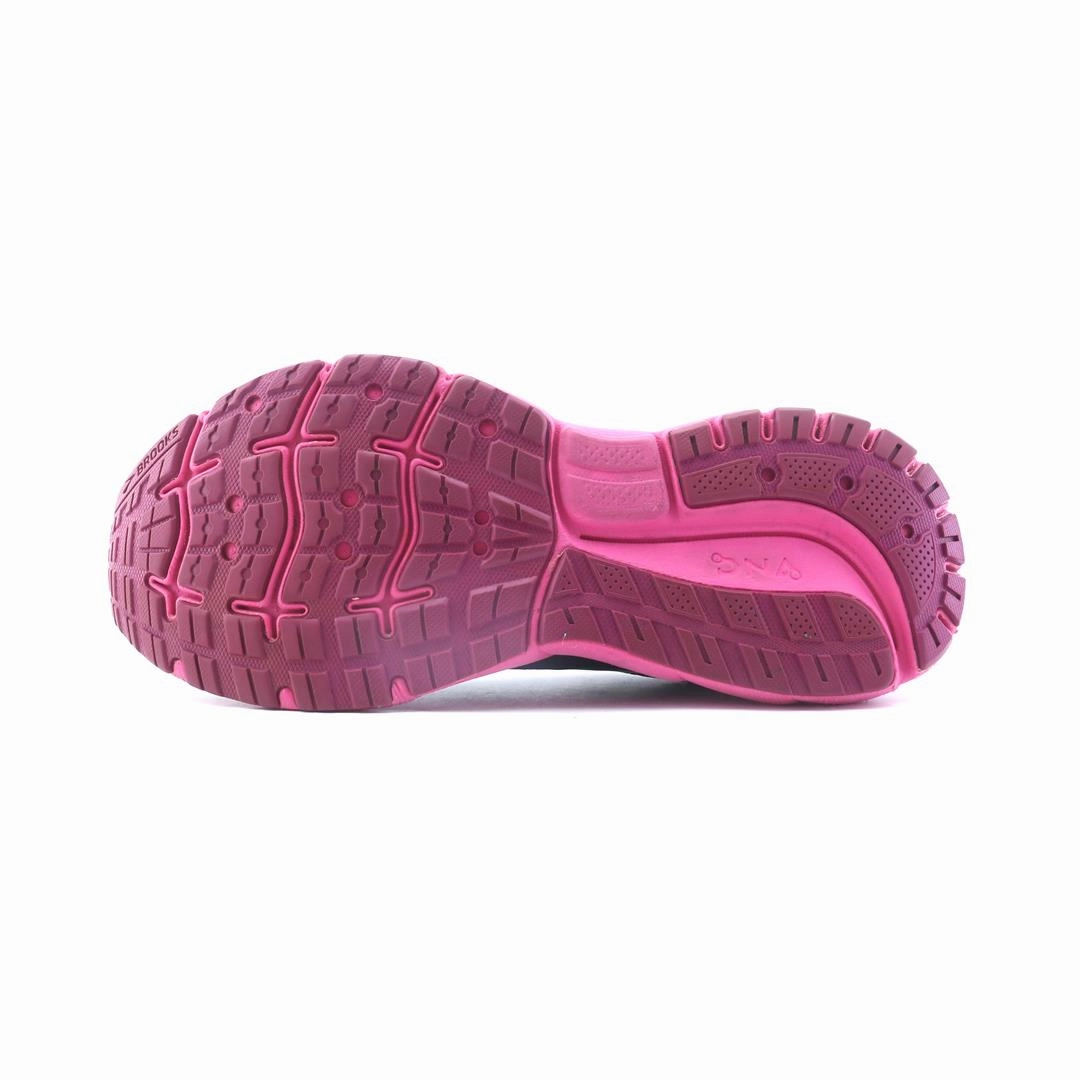 BROOKS TRACE Brooks trainer design images