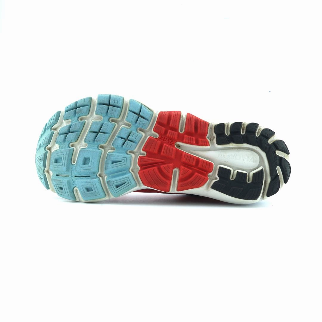 BROOKS TRANSCEND 3 performance running shoe visuals