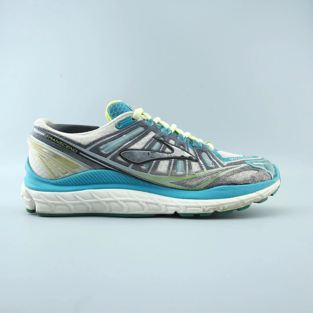 BROOKS TRANSCEND performance running shoe visuals