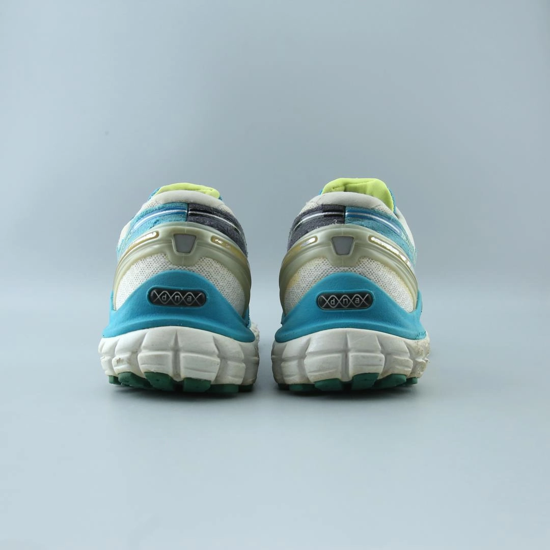 BROOKS TRANSCEND performance running shoe visuals