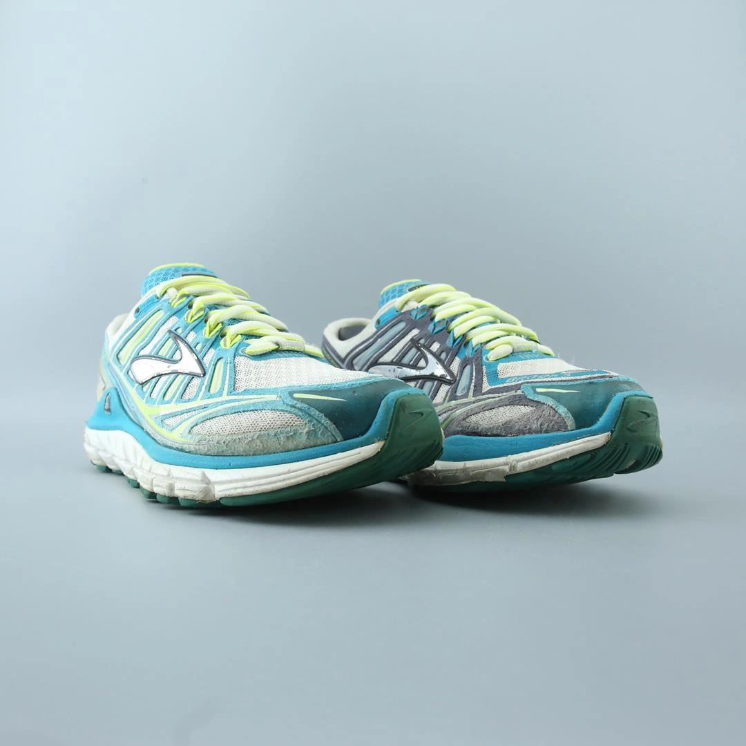 BROOKS TRANSCEND performance running shoe visuals
