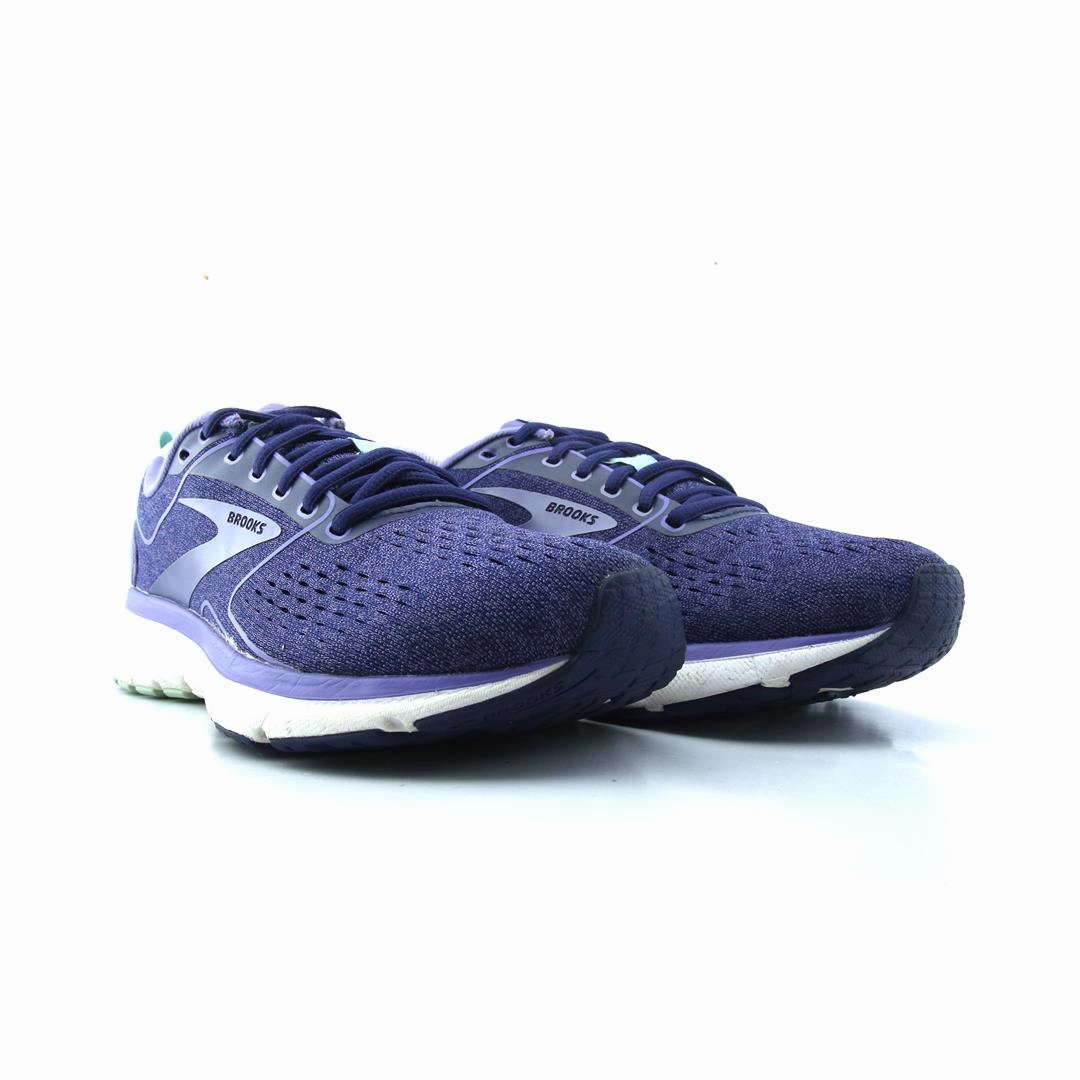 BROOKS TRANSMIT 3 Brooks trainer design images