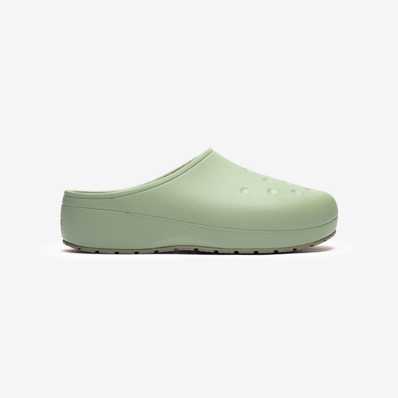 Classic Icon Lightweight casual Crocs