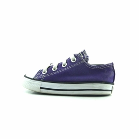 CONVERSE . Converse iconic footwear looks