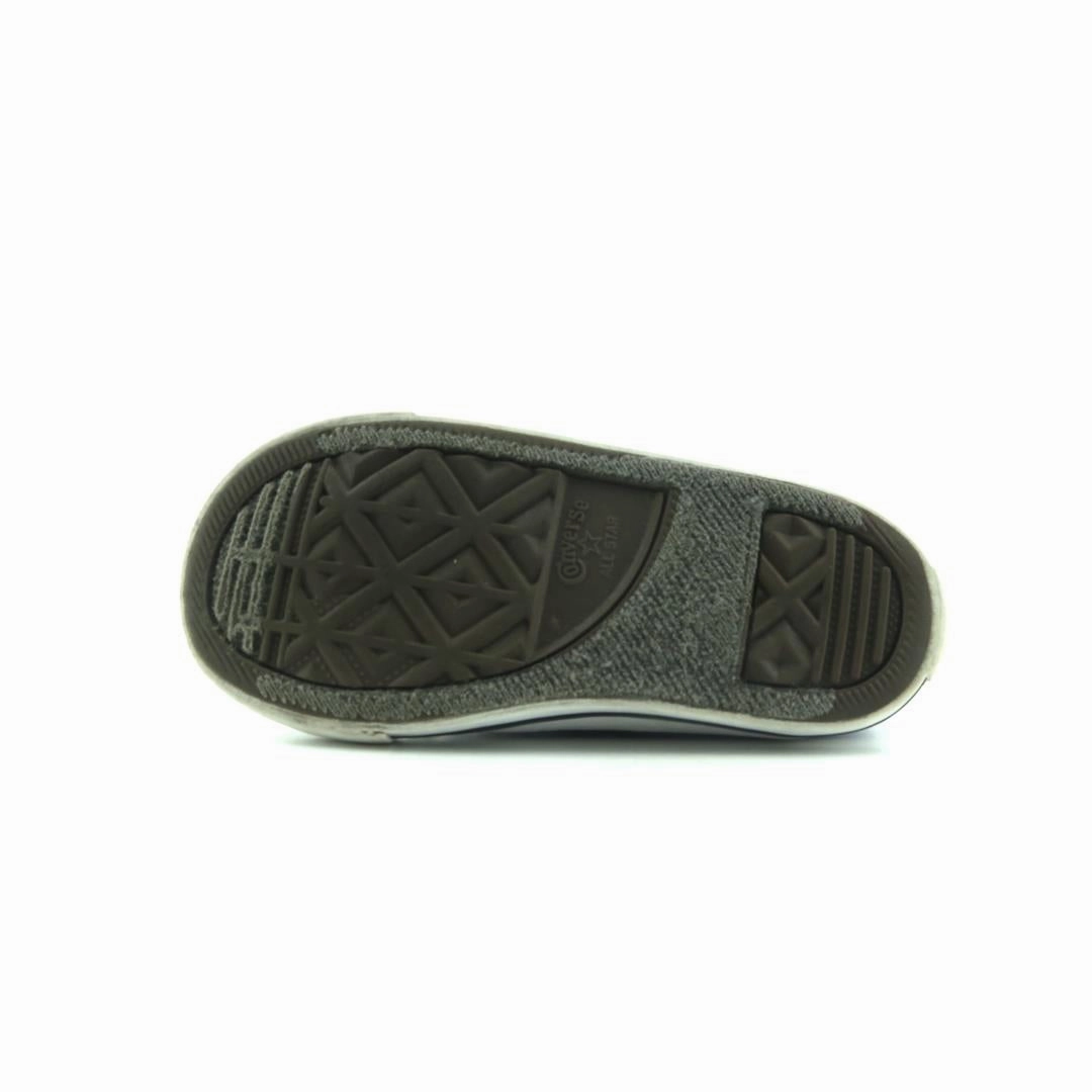 CONVERSE . vintage Converse footwear looks