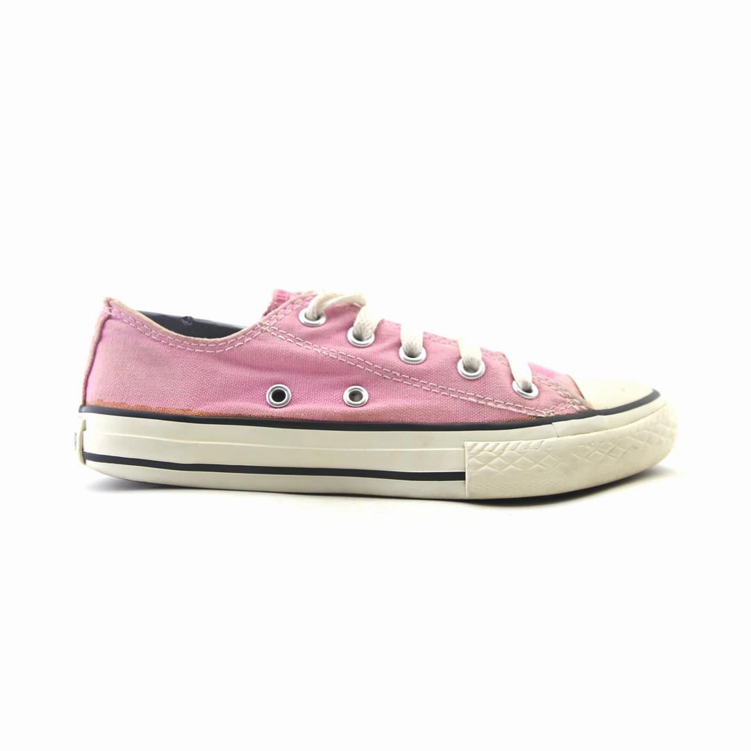 CONVERSE ALL STAR vintage Converse footwear looks