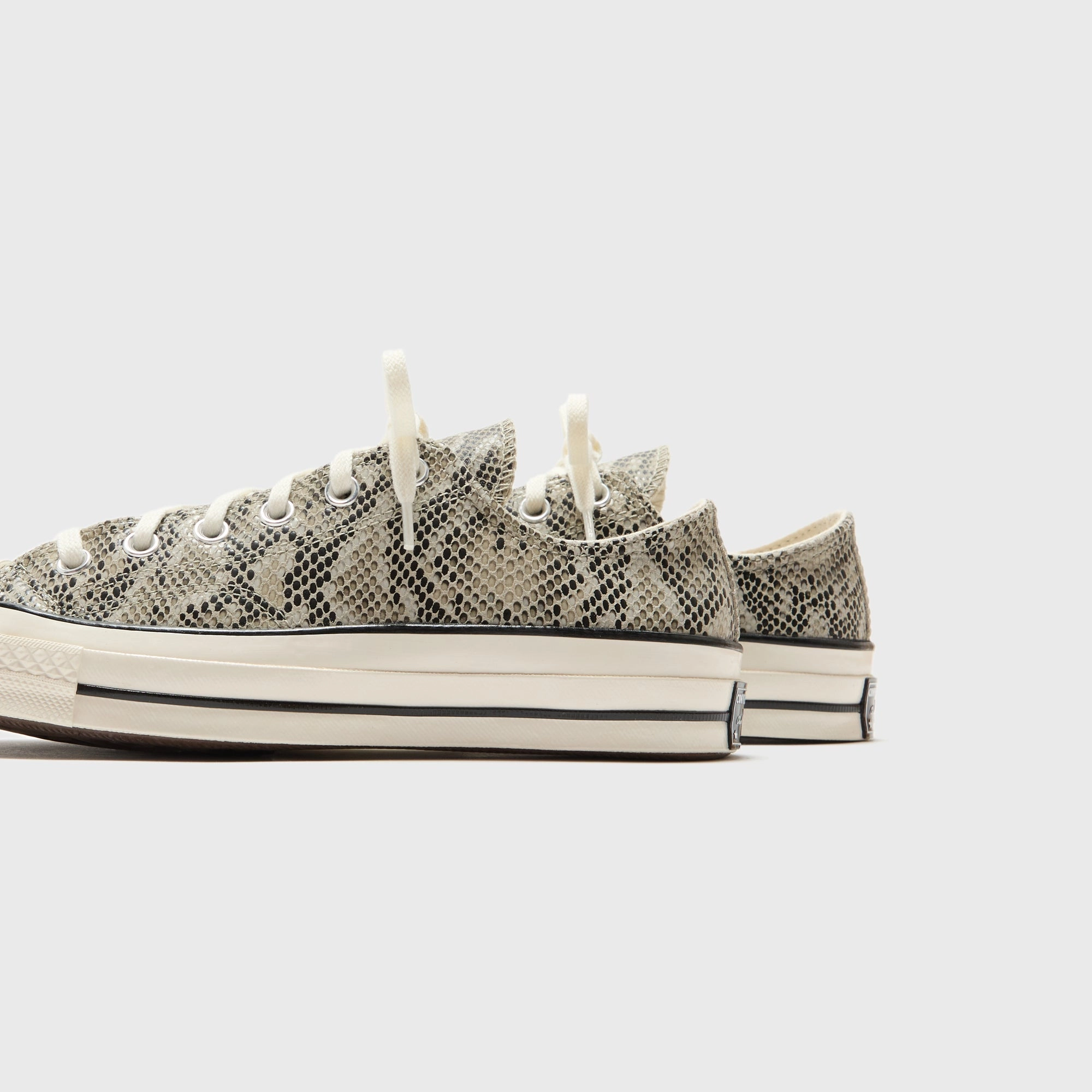 Converse Chuck 70 - Pale Surplus / Egret / Black Heritage style lace-ups