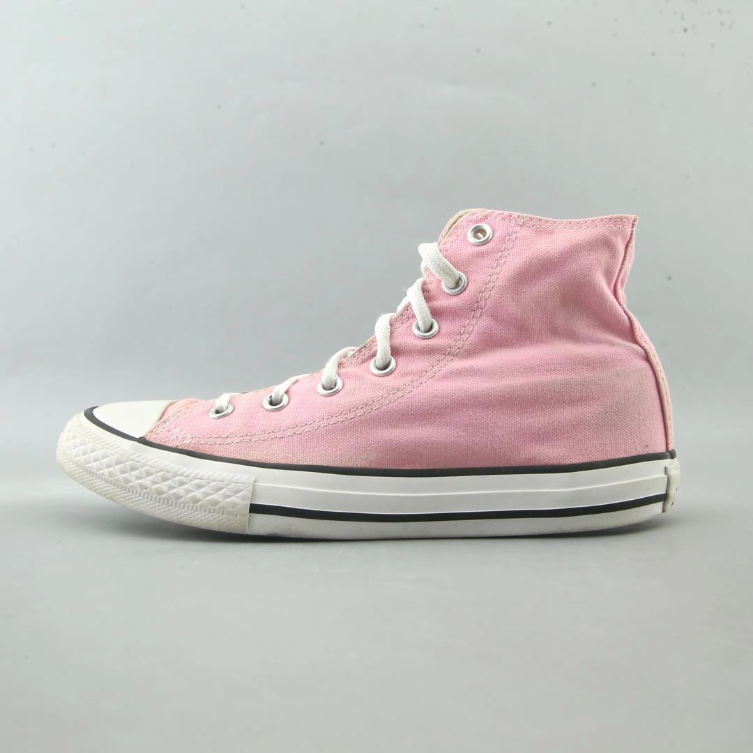 CONVERSE CHUCK TAYLOR ALL STAR CANVAS Converse retro sneaker designs