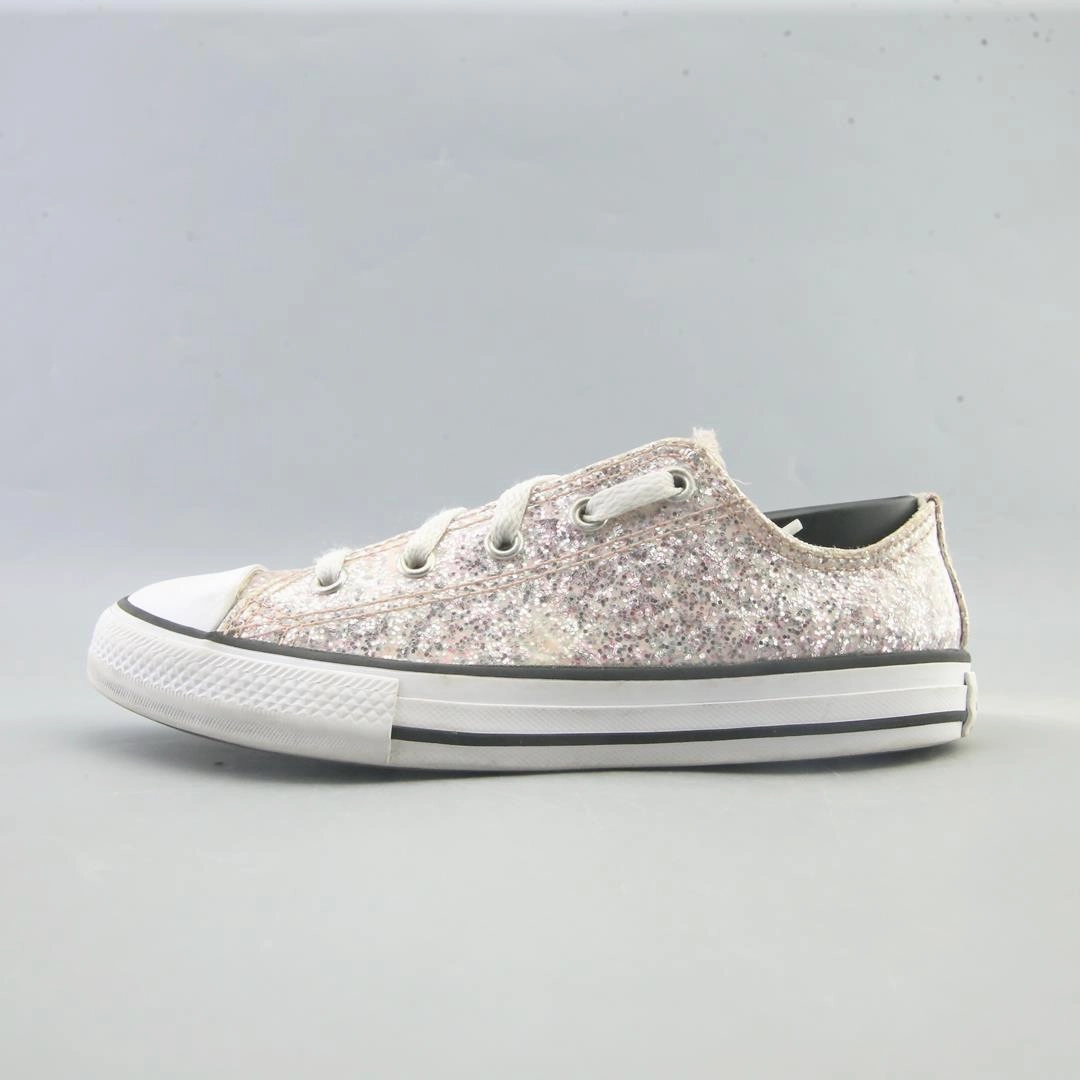 CONVERSE CHUCK TAYLOR ALL STAR CANVAS Converse iconic footwear looks