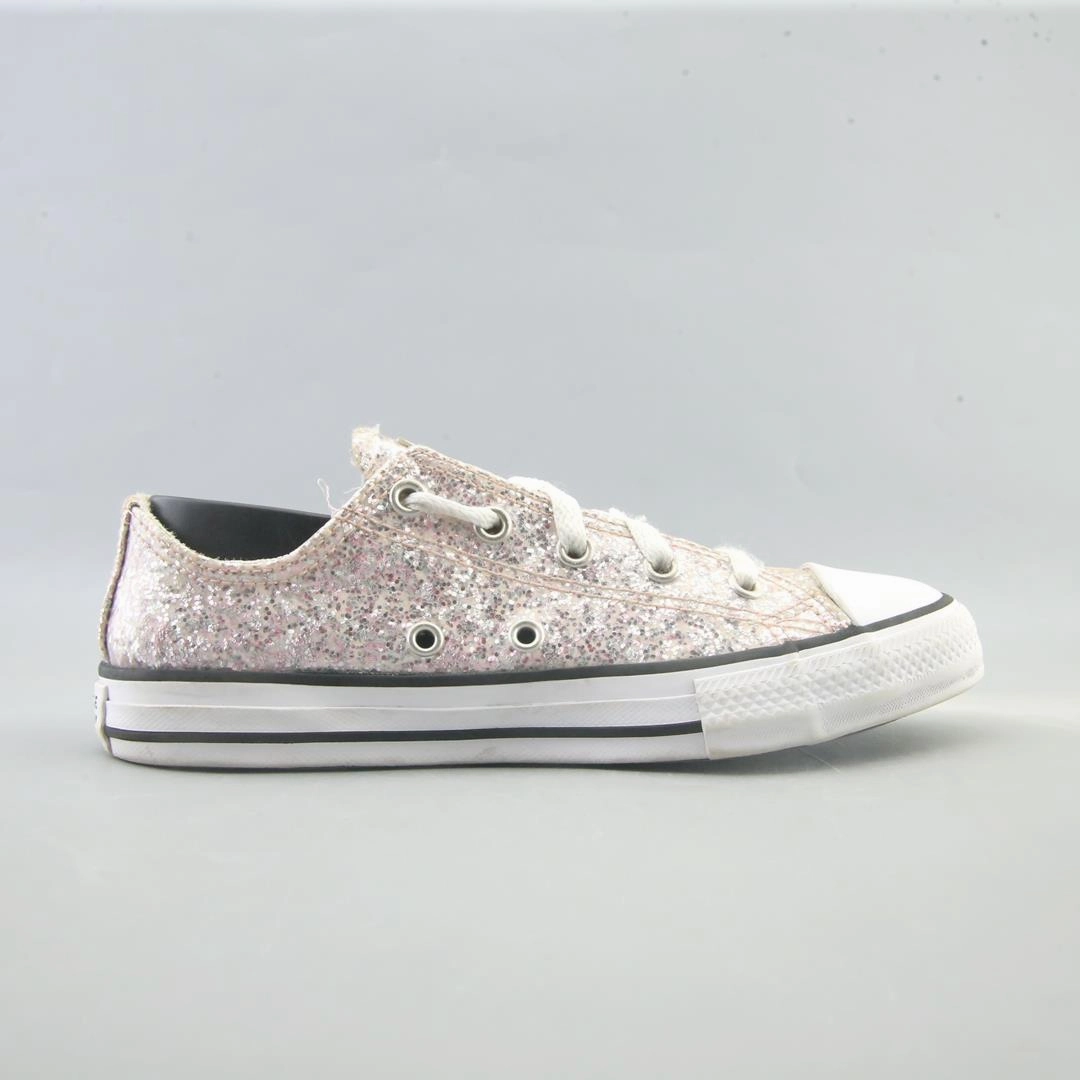CONVERSE CHUCK TAYLOR ALL STAR CANVAS vintage Converse footwear looks