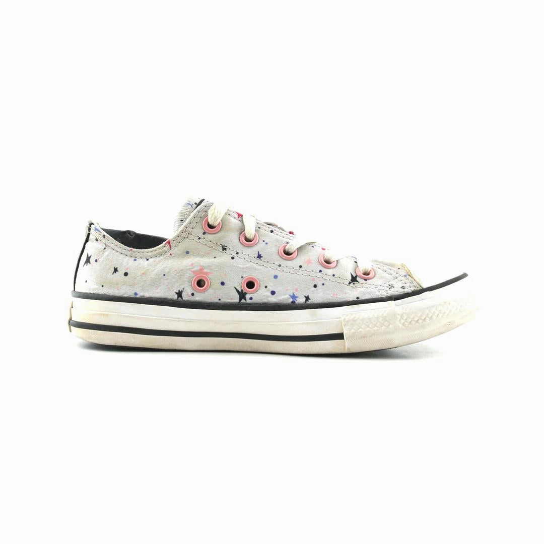 CONVERSE CHUCK TAYLOR ALL STAR CANVAS vintage Converse footwear looks