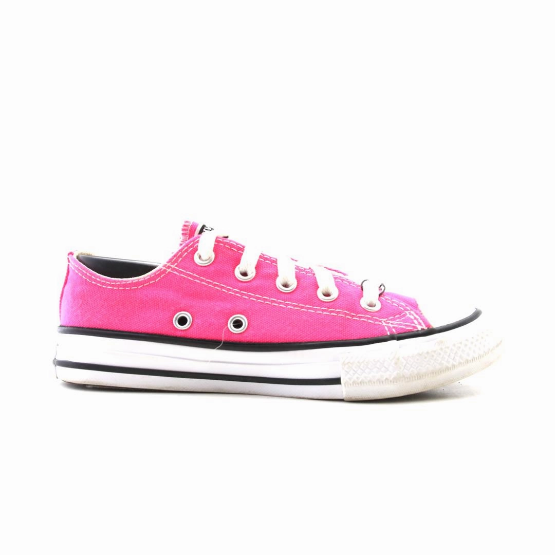 CONVERSE CHUCK TAYLOR ALL STAR CANVAS vintage Converse footwear looks