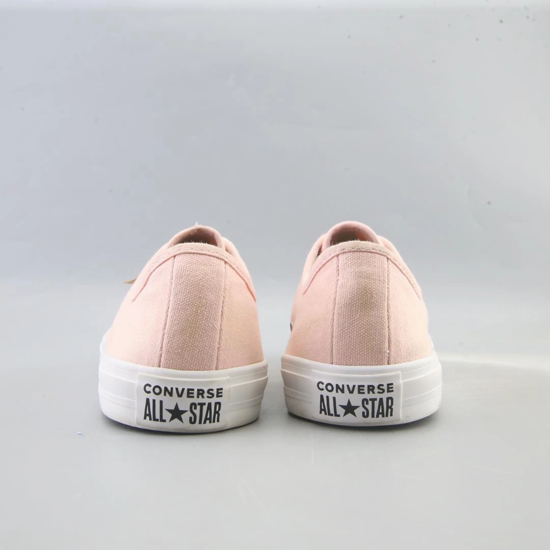 CONVERSE CHUCK TAYLOR ALL STAR CANVAS vintage Converse footwear looks