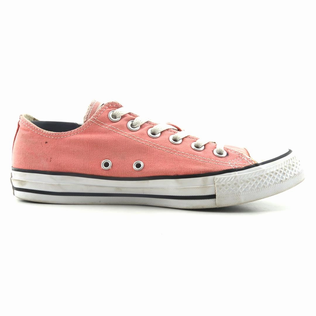 CONVERSE CHUCK TAYLOR ALL STAR CANVAS vintage Converse footwear looks