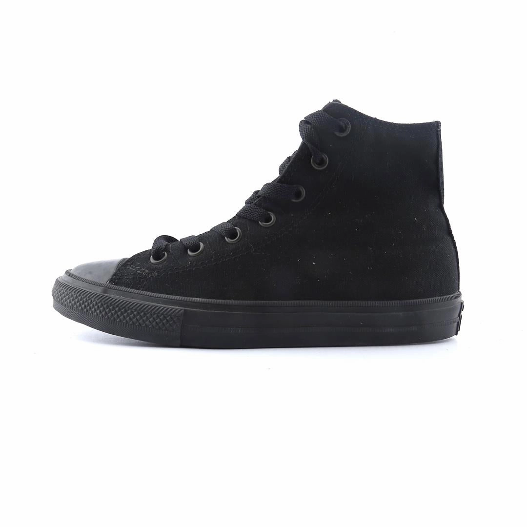 CONVERSE CHUCK TAYLOR ALL STAR CANVAS Converse iconic footwear looks