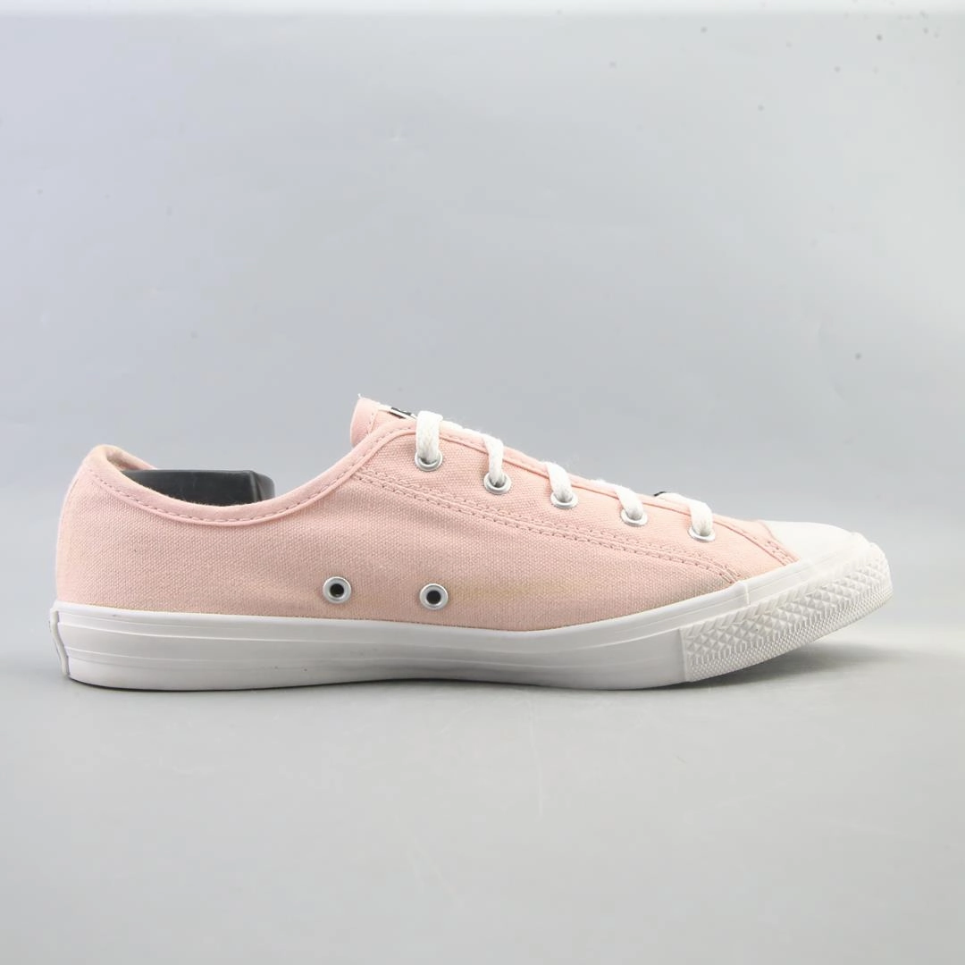 CONVERSE CHUCK TAYLOR ALL STAR CANVAS vintage Converse footwear looks