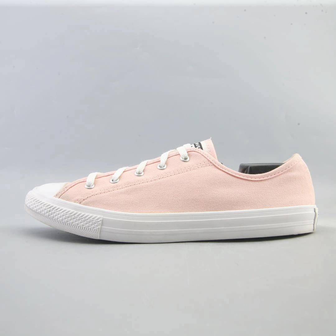 CONVERSE CHUCK TAYLOR ALL STAR CANVAS Converse iconic footwear looks