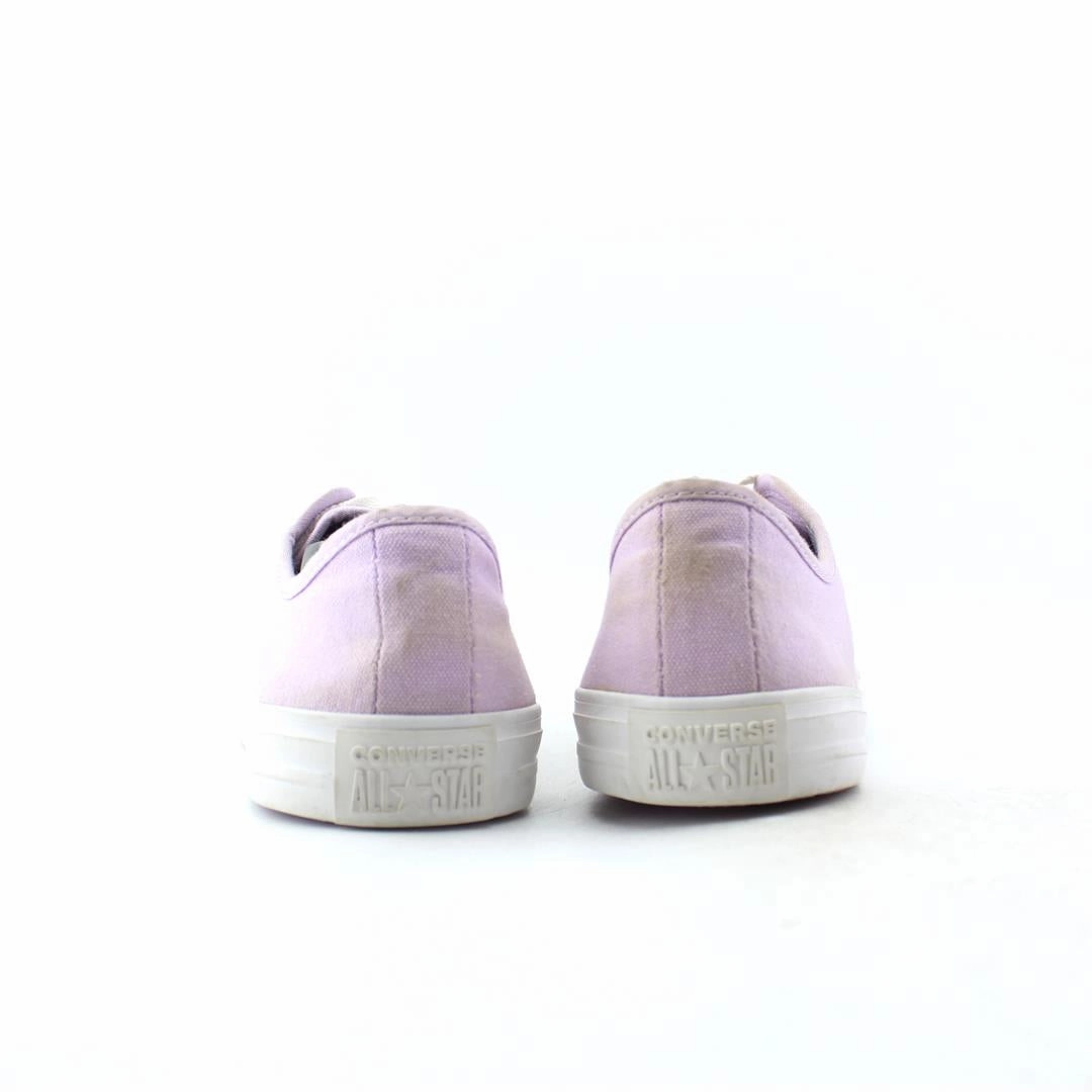 CONVERSE CHUCK TAYLOR ALL STAR SKETCH vintage Converse footwear looks