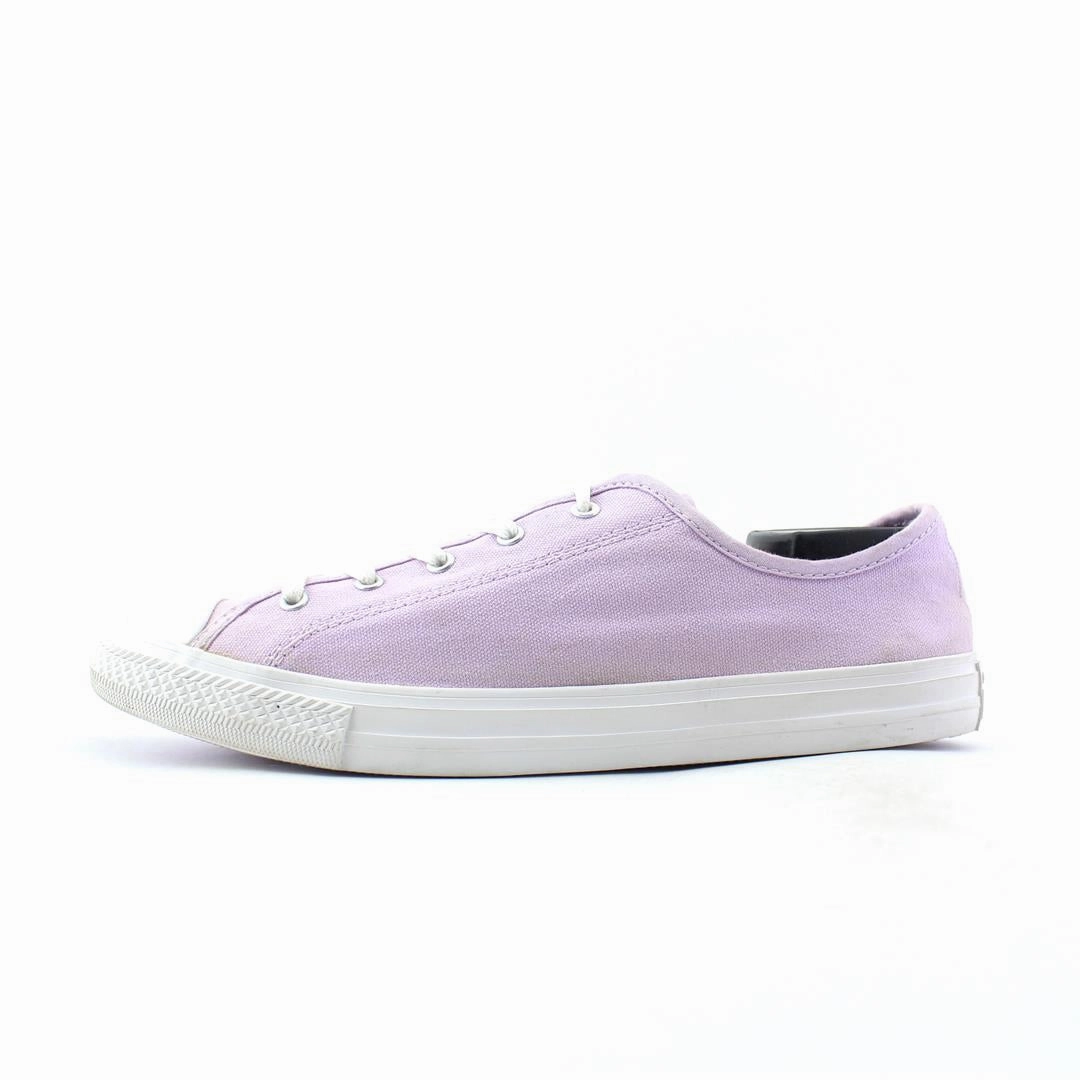 CONVERSE CHUCK TAYLOR ALL STAR SKETCH Converse iconic footwear looks