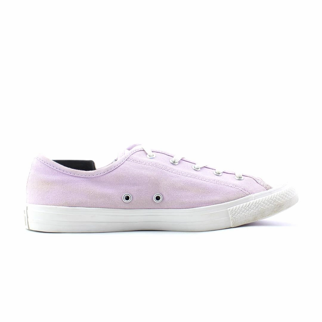 CONVERSE CHUCK TAYLOR ALL STAR SKETCH vintage Converse footwear looks