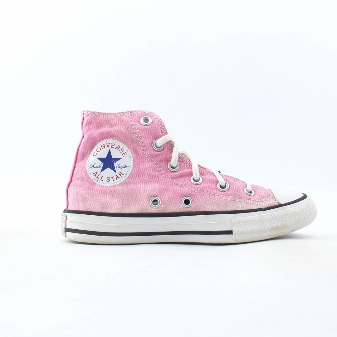 CONVERSE CHUCK TAYLOR ALL STAR vintage Converse footwear looks