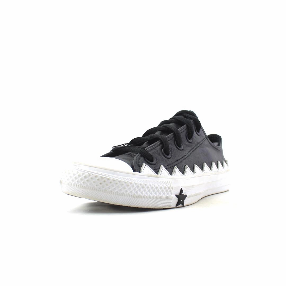 CONVERSE CHUCK TAYLOR ALL STAR vintage Converse footwear looks