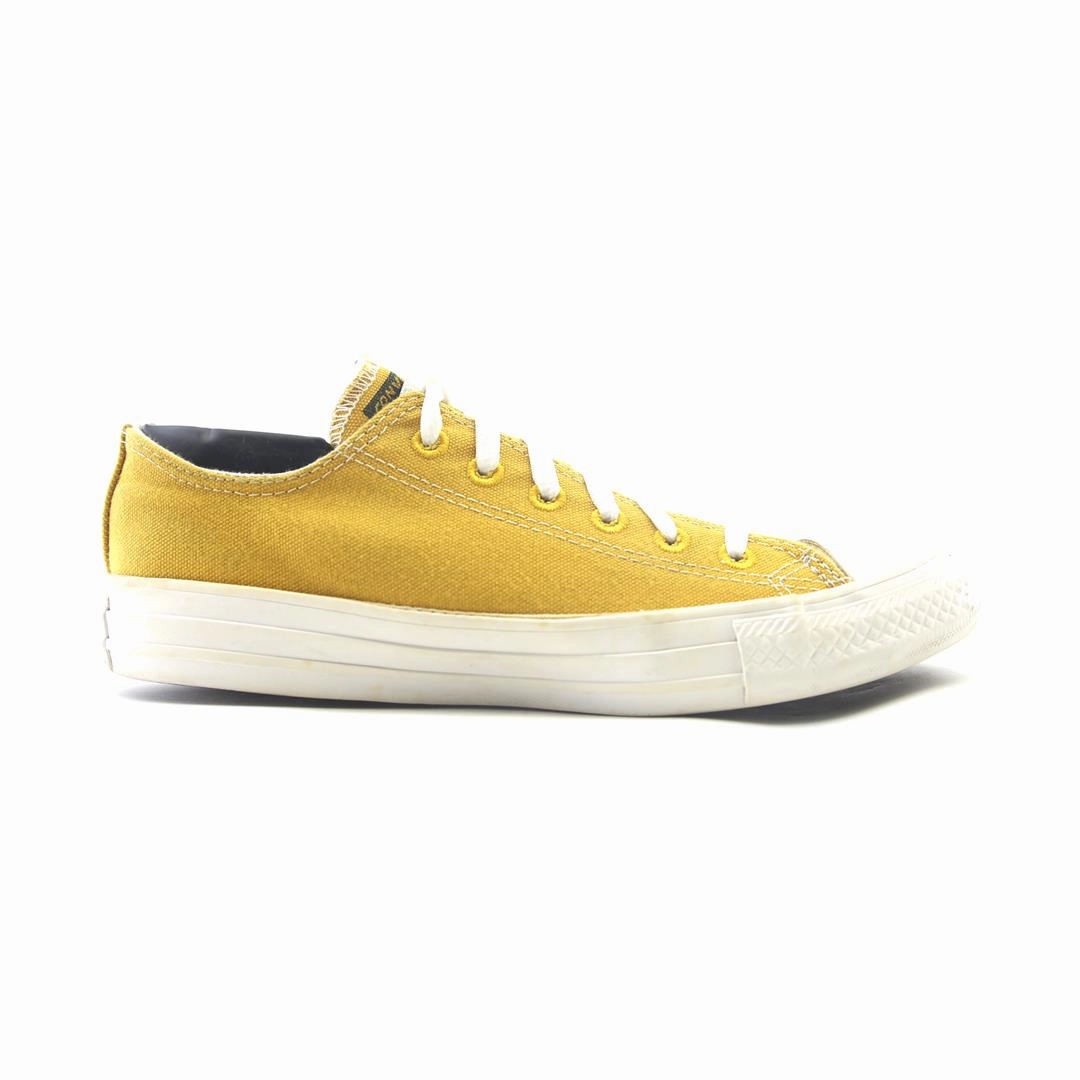 CONVERSE CHUCK TAYLOR ALL STAR vintage Converse footwear looks