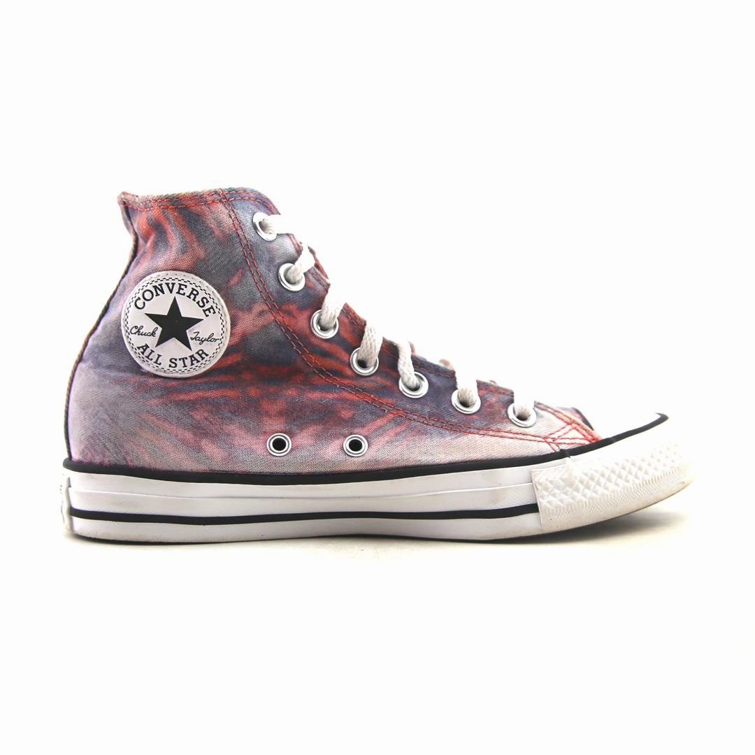 CONVERSE CHUCK TAYLOR ALL STAR vintage Converse footwear looks