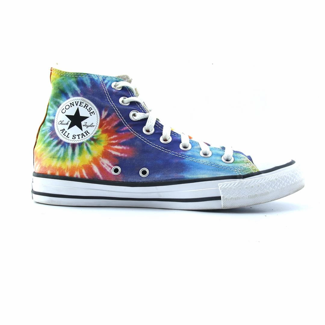 CONVERSE CHUCK TAYLOR ALL STAR vintage Converse footwear looks