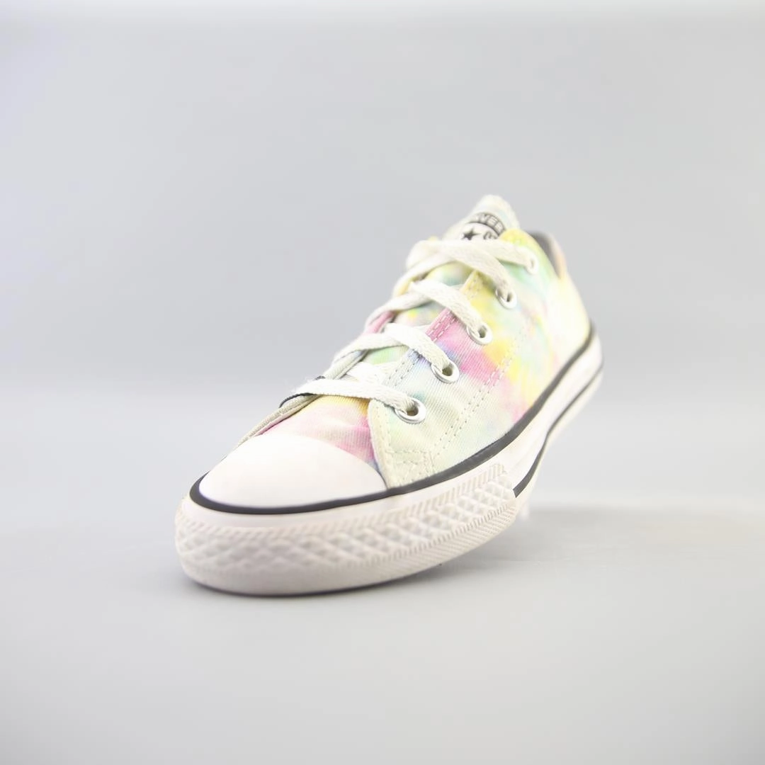 CONVERSE CHUCK TAYLOR ALL STAR vintage Converse footwear looks