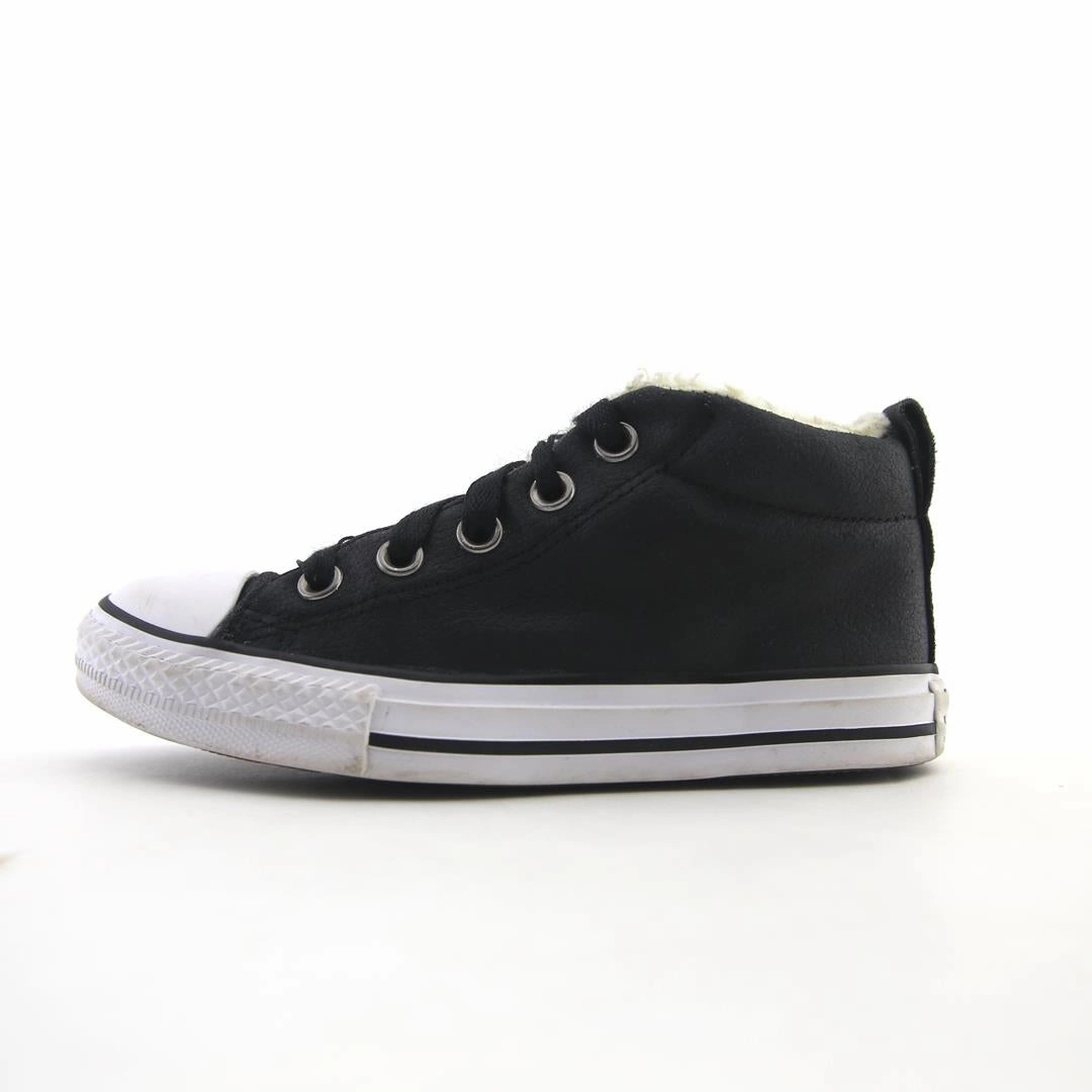 CONVERSE CHUCK TAYLOR Converse iconic footwear looks