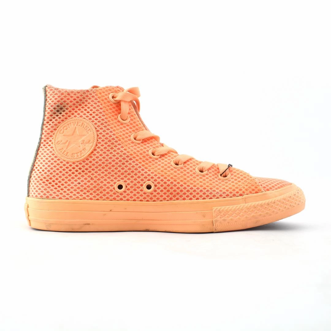 CONVERSE CHUCK TAYLOR vintage Converse footwear looks