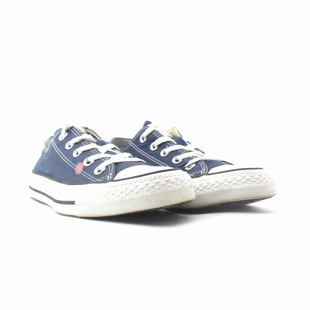 CONVERSE CHUCK TAYLR ALL STAR vintage Converse footwear looks