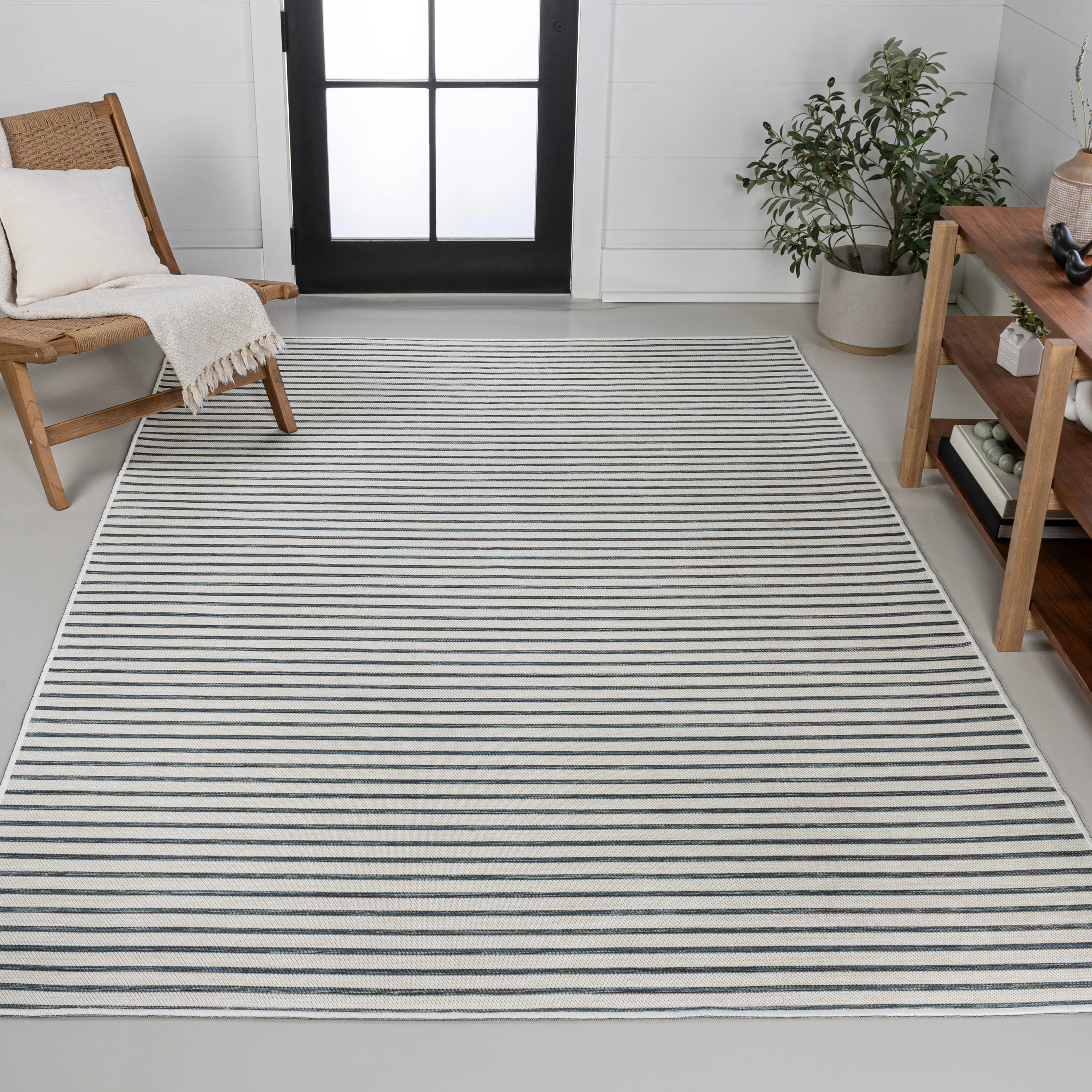 Damon Classic Coastal Pinstripe Reversible Machine-Washable Navy/Cream 4 ft. x 6 ft. Indoor/Outdoor Area Rug Jonathan Y Home