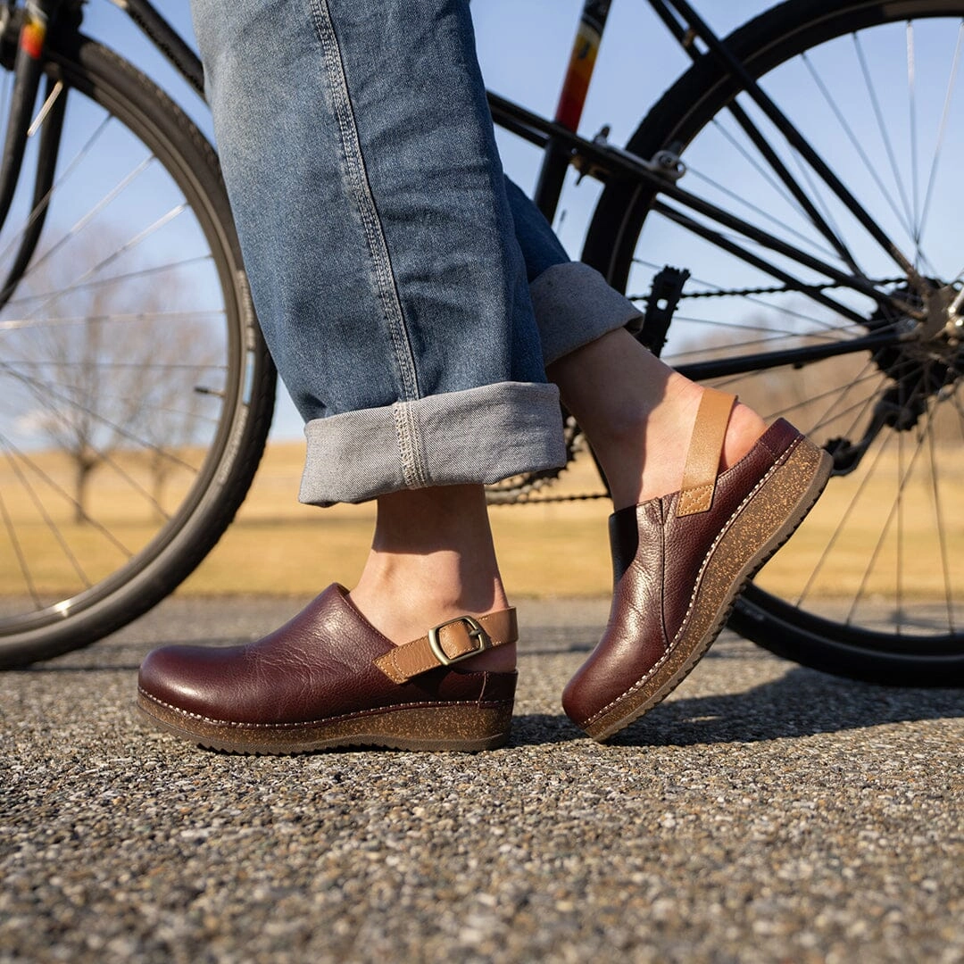 DANSKO MERRIN Dansko shoe design close-ups