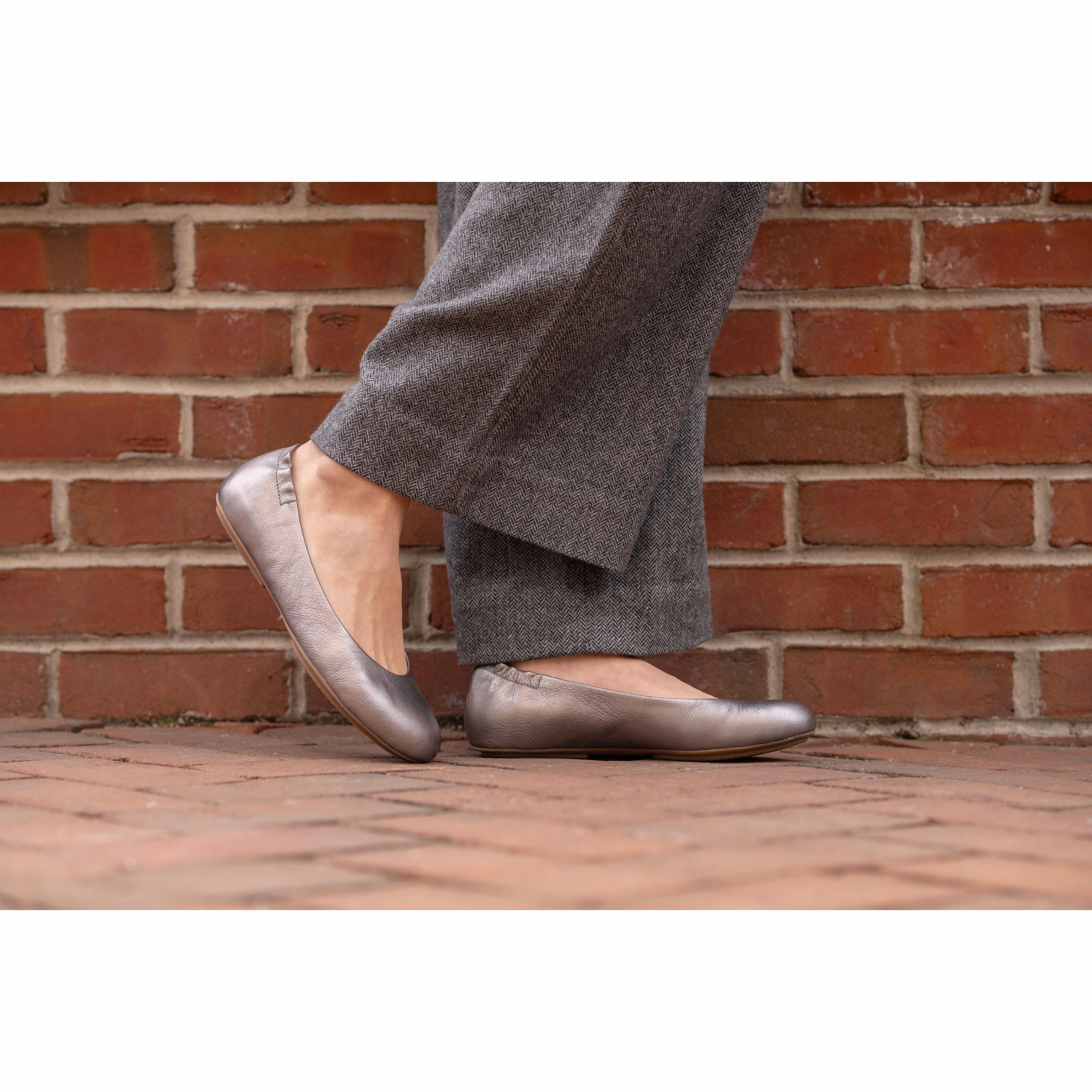 DANSKO MOLLIE FLAT - FINAL SALE! Dansko shoe design close-ups