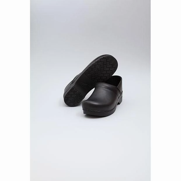 DANSKO PROFESSIONAL WOMEN'S BLACK BOX Dansko shoe design close-ups