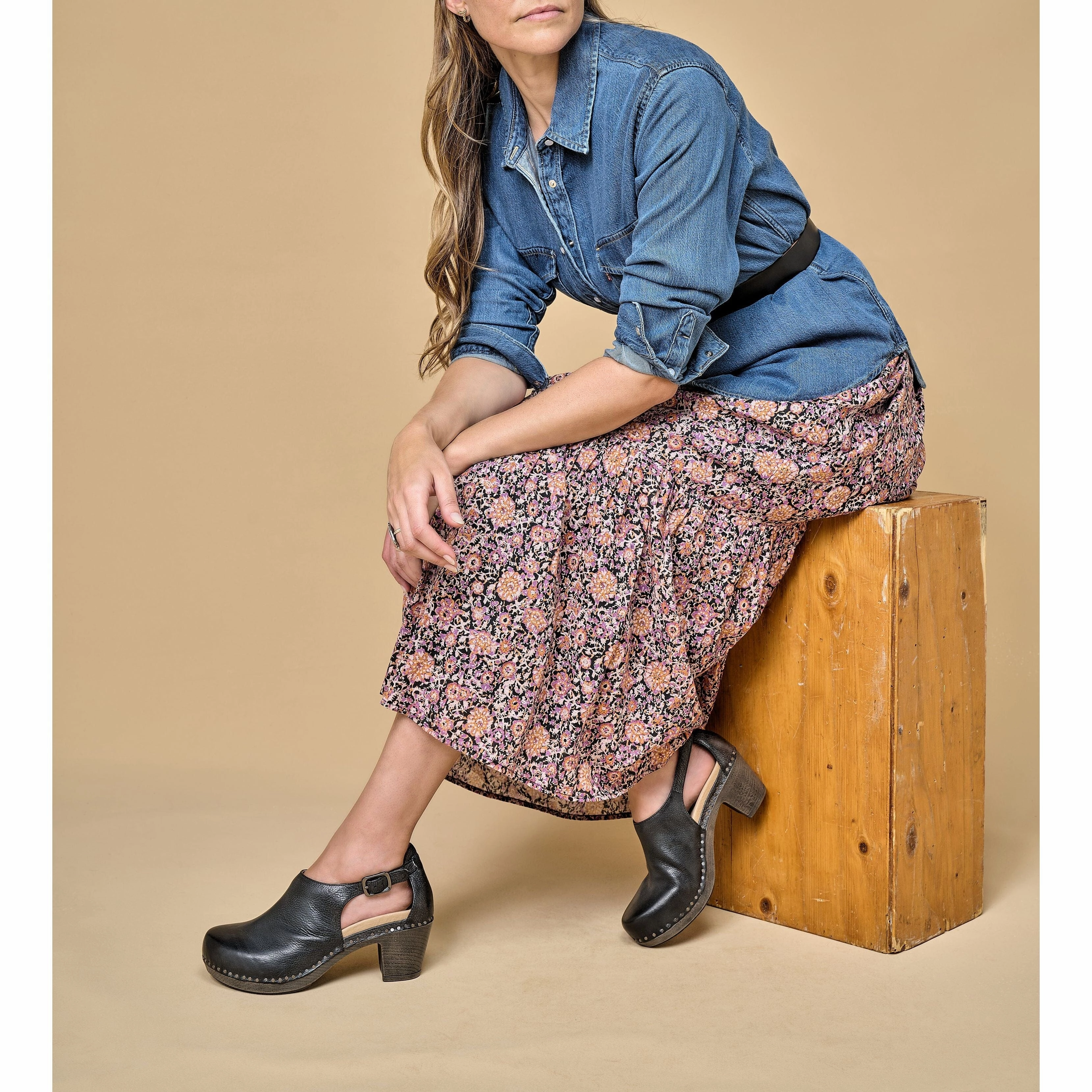 DANSKO SASSY MILLED BURNISHED Dansko shoe design close-ups