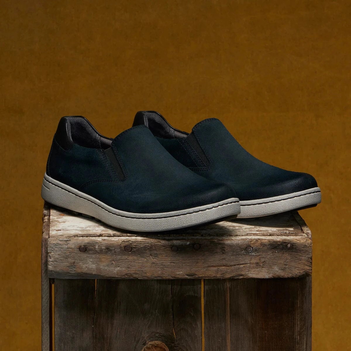 DANSKO TRENT MEN'S Dansko shoe design close-ups
